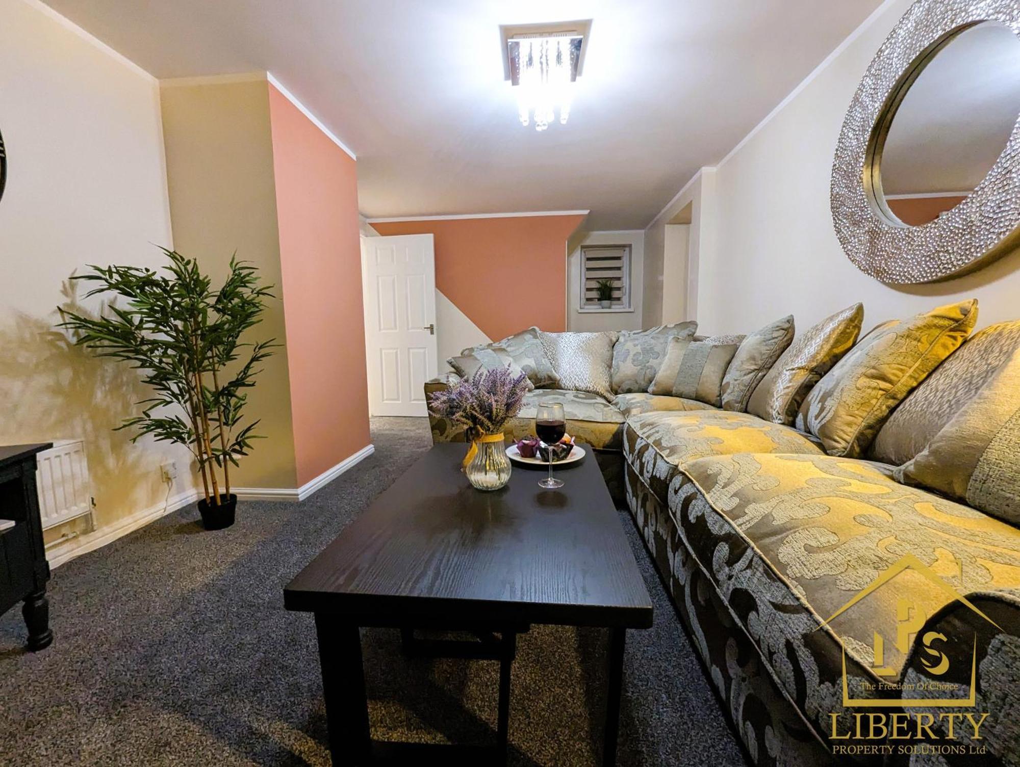 6 Guests * 4 Bedroom * Free Wi-Fi *Хантингдон Экстерьер фото