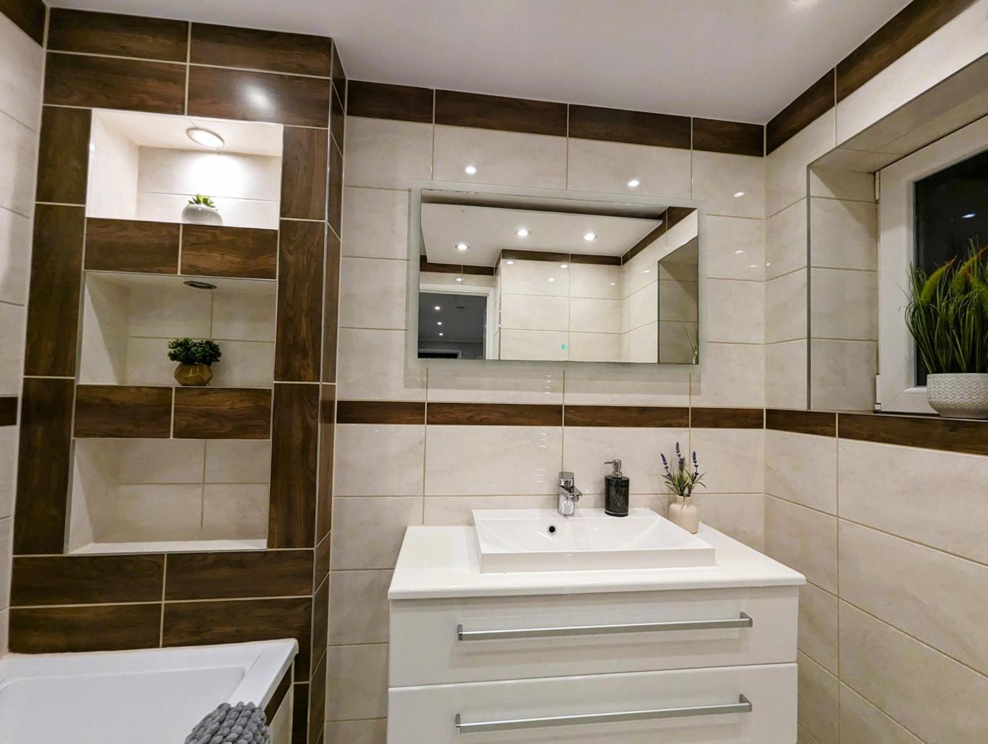 6 Guests * 4 Bedroom * Free Wi-Fi *Хантингдон Экстерьер фото